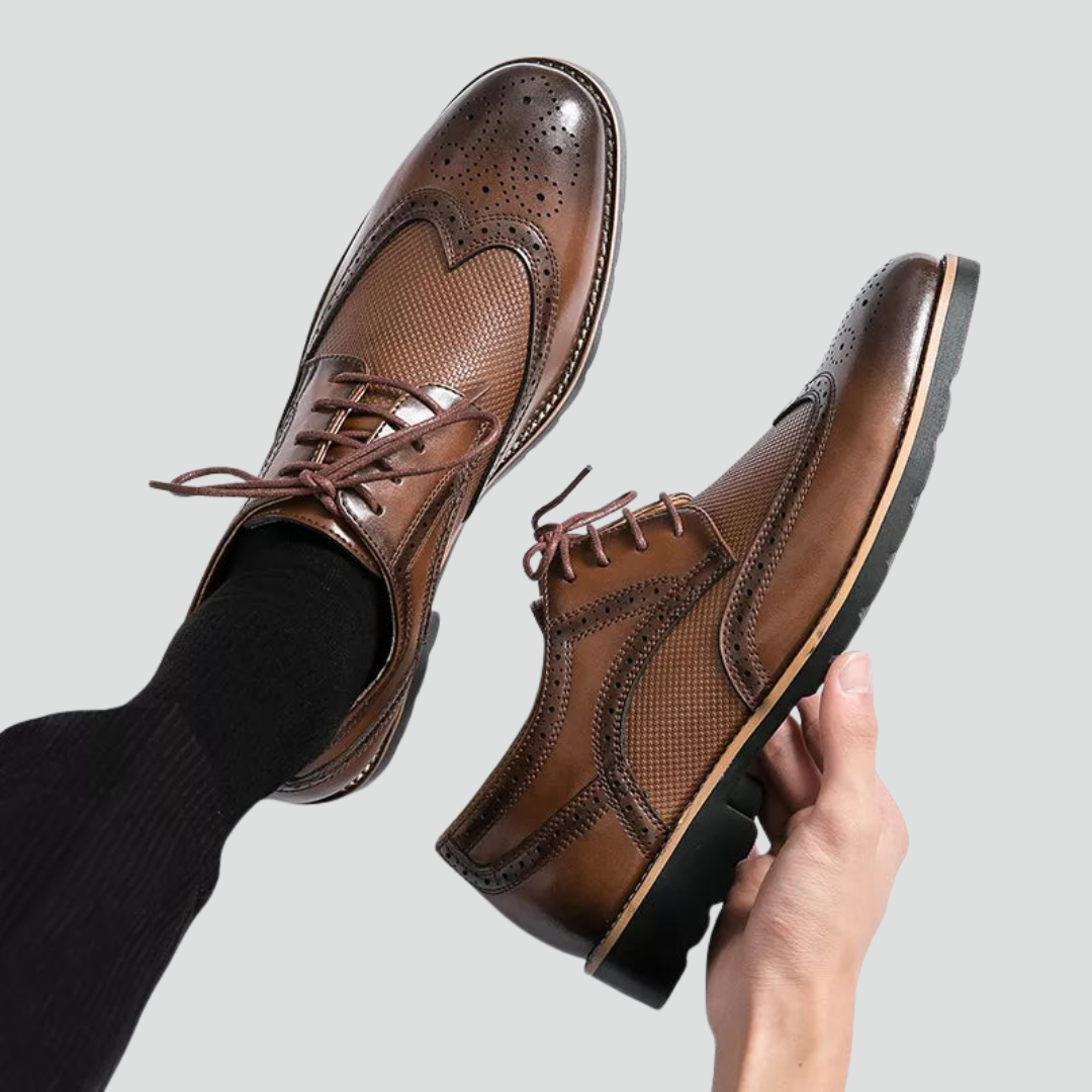Men’s Elegant Leather Shoes – Classic Brogue Detailing & Refined Finish