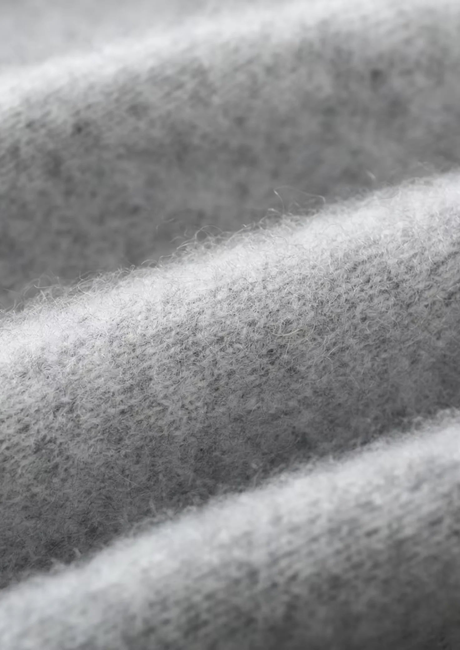 Men’s Casual Sweater – Zip-Up Design & Minimalist Everyday Layer