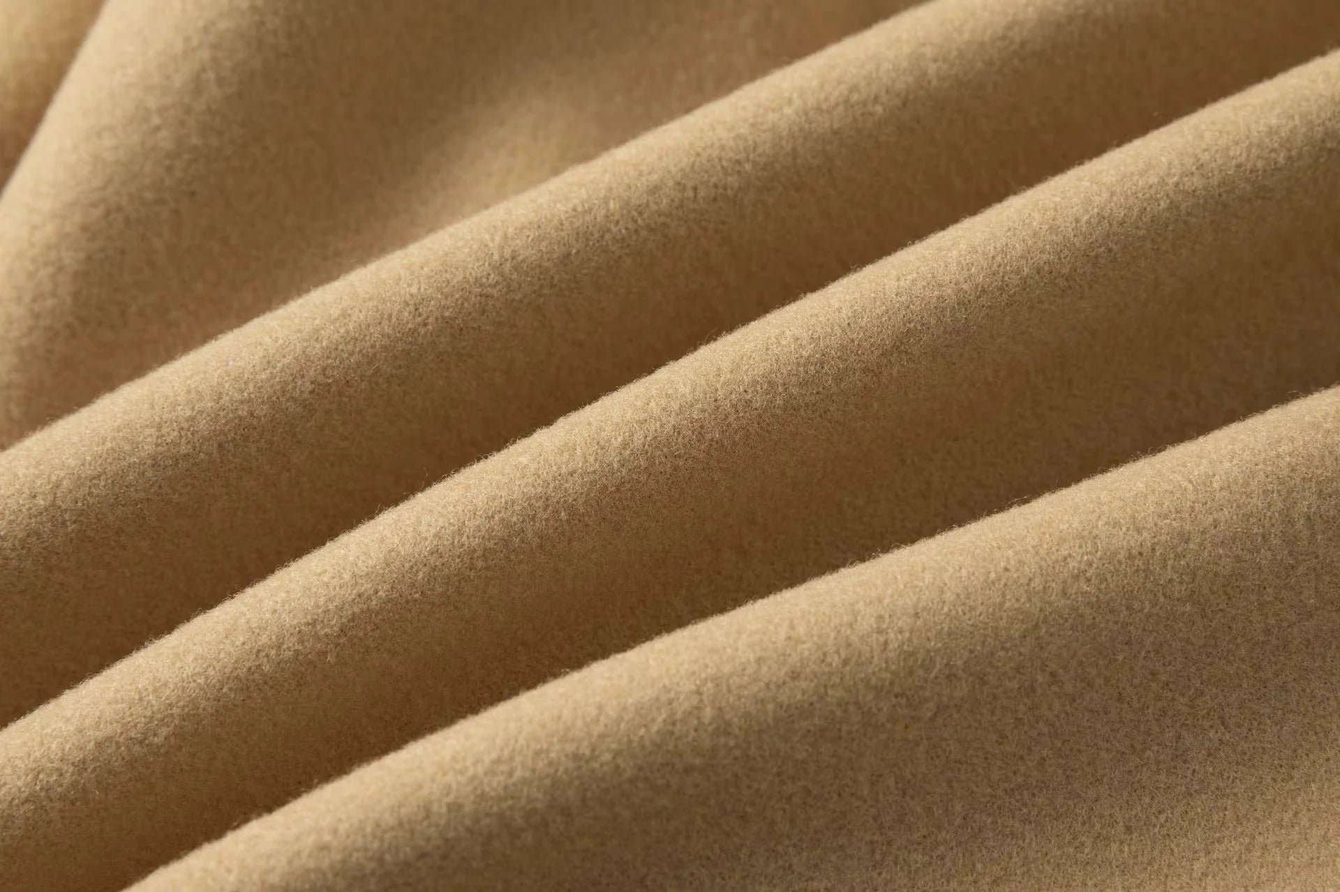 Men’s Elegant Coat – Double-Breasted Design & Classic Camel Tone