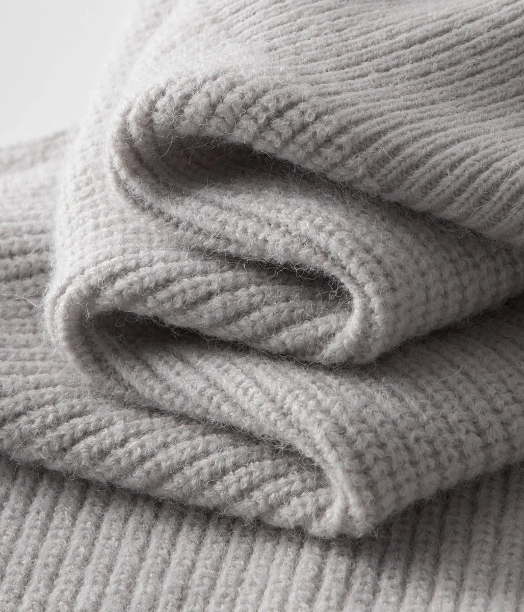 Men’s Full-Zip Sweater – Modern Knit & Everyday Layer