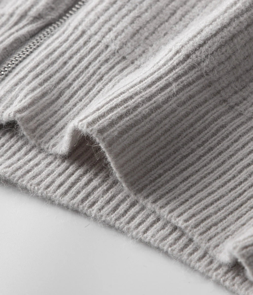 Men’s Full-Zip Sweater – Modern Knit & Everyday Layer