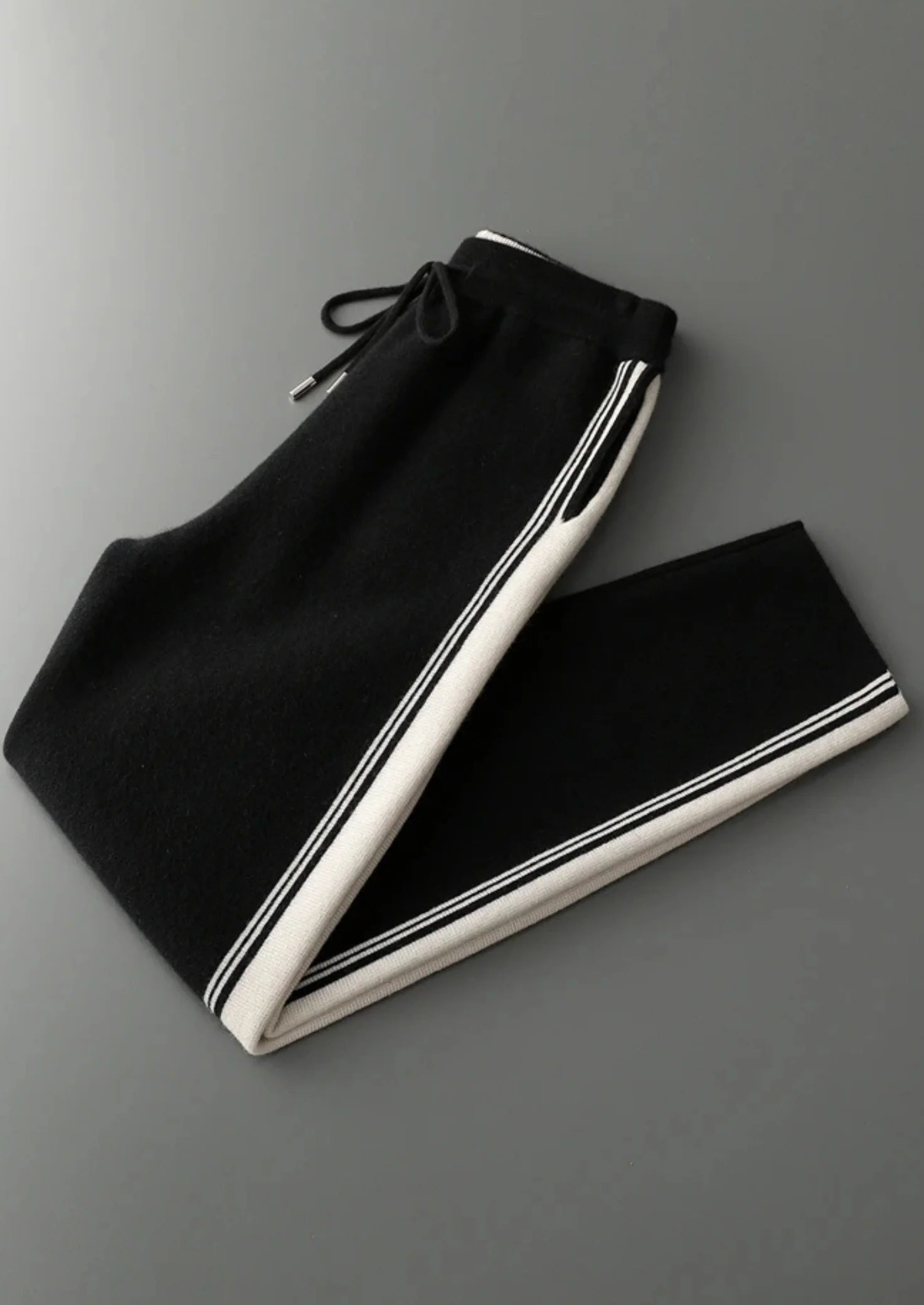 Men’s Tracksuit Set – Zip Hoodie & Stripe Pants