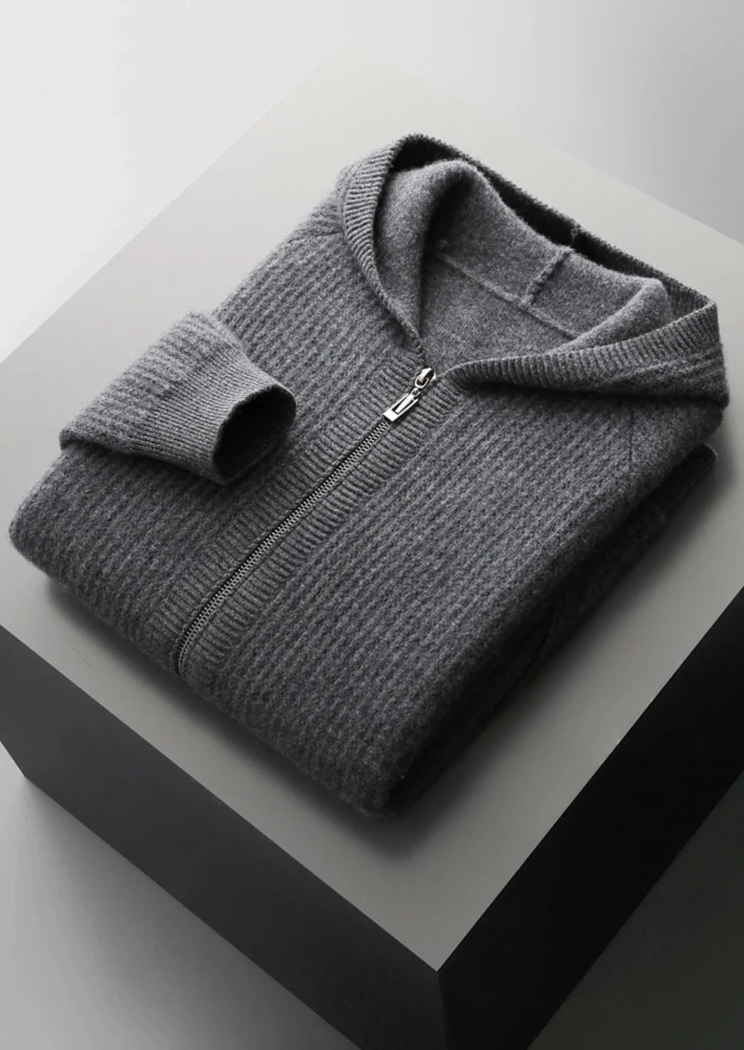 Men’s Zipper Hoodie – Textured Knit Design & Refined Everyday Look