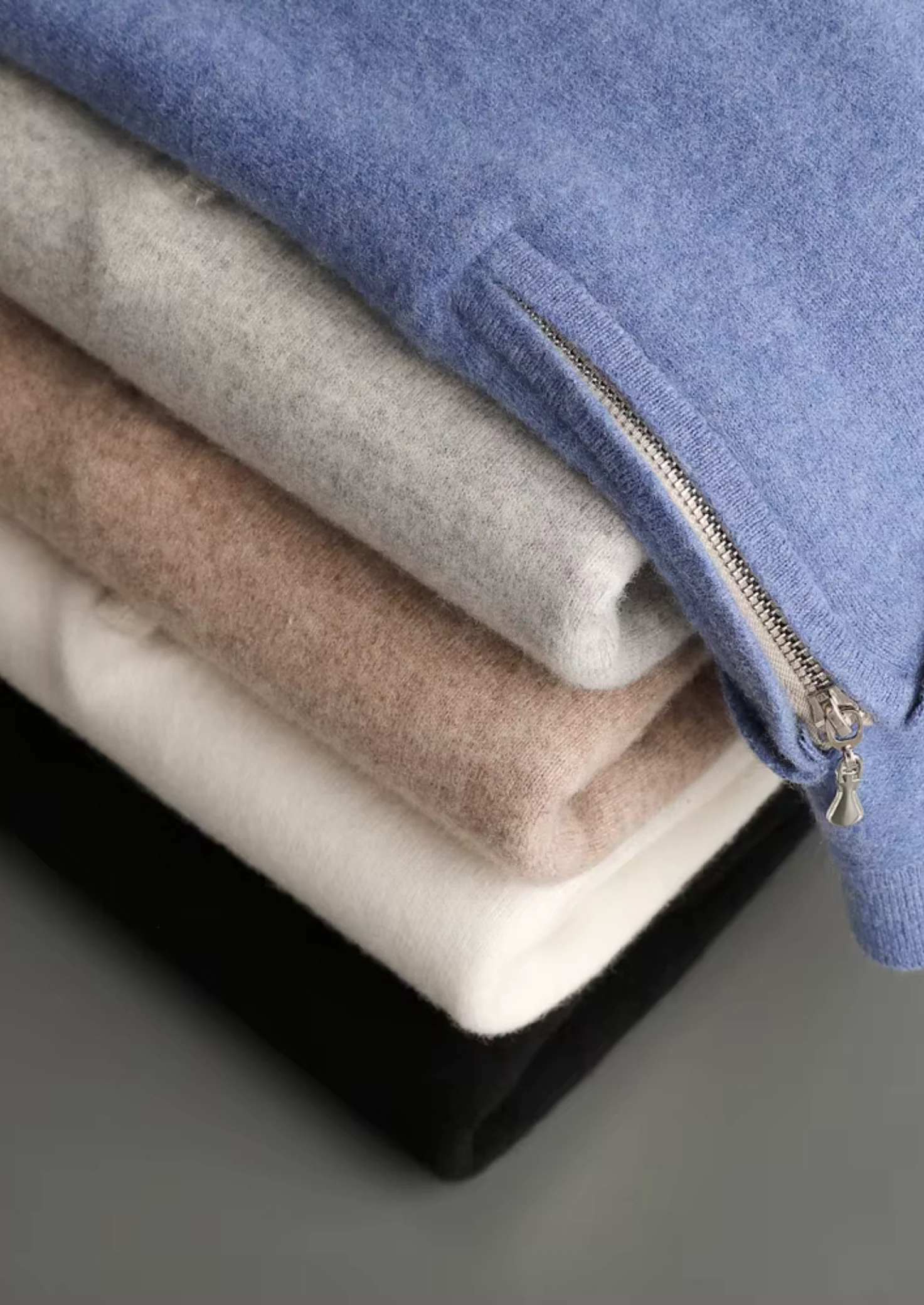 Men’s Casual Sweater – Half-Zip Collar & Minimalist Design