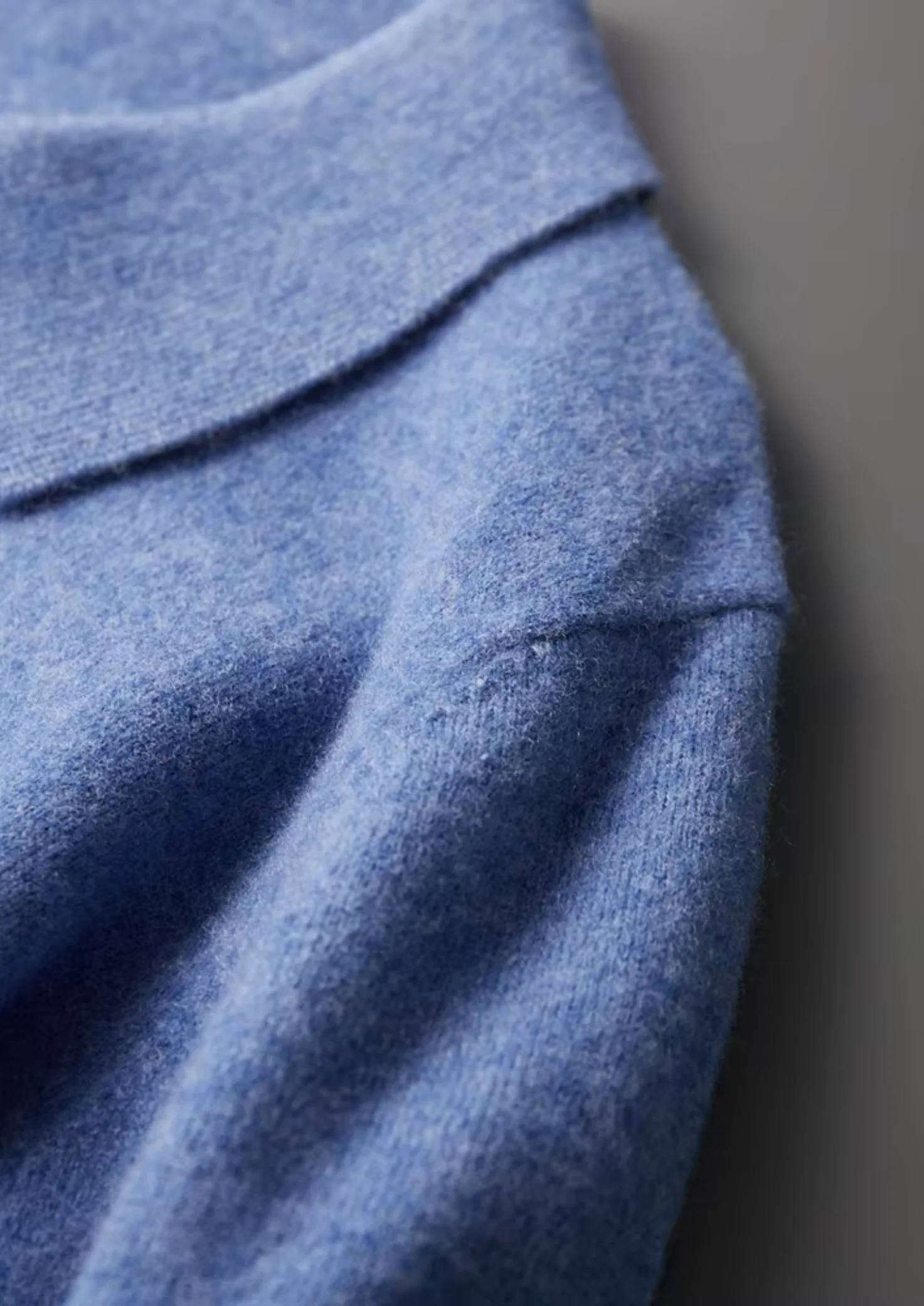 Men’s Casual Sweater – Half-Zip Collar & Minimalist Design