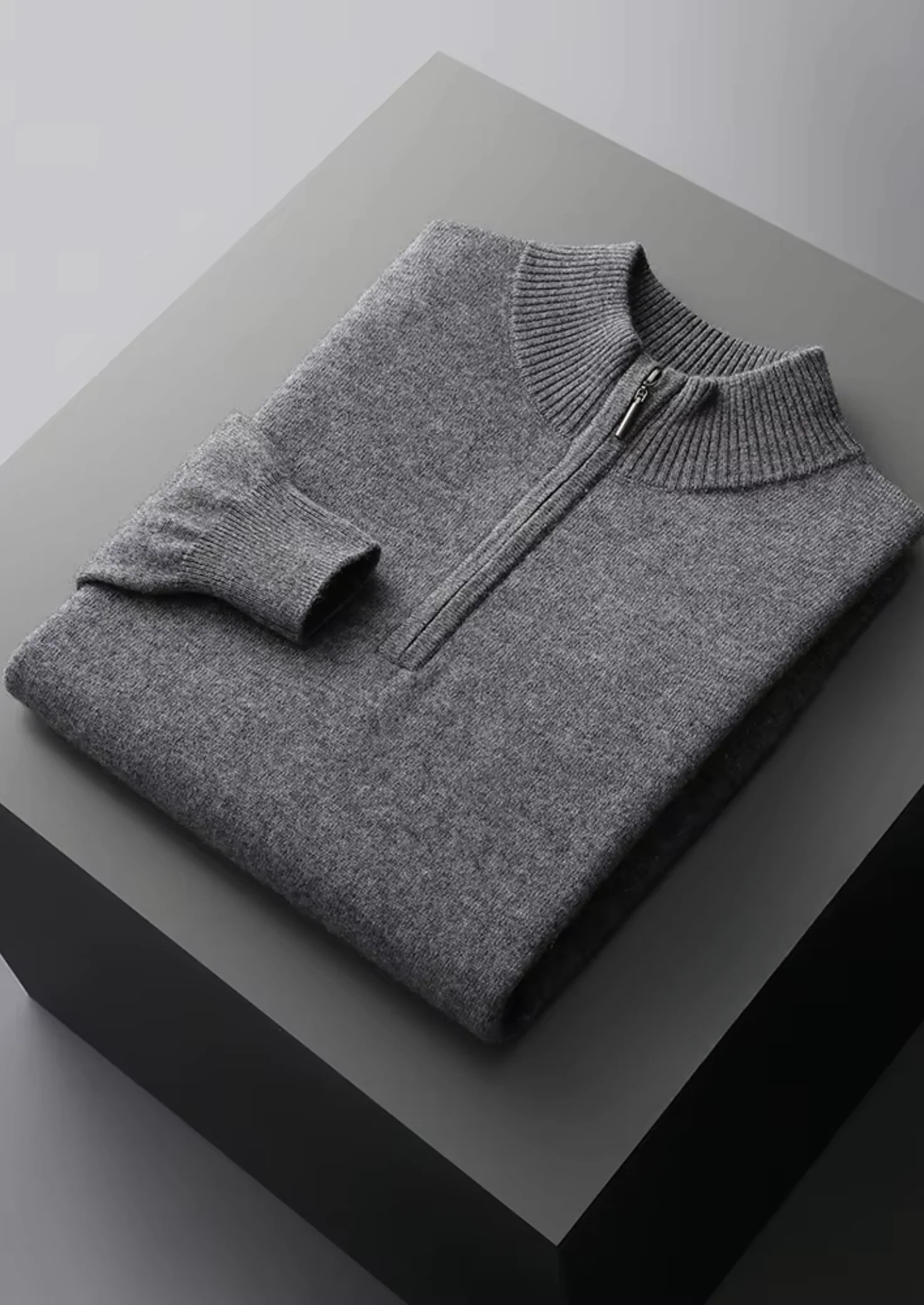 Men’s Casual Sweater – Half-Zip Collar & Minimalist Design