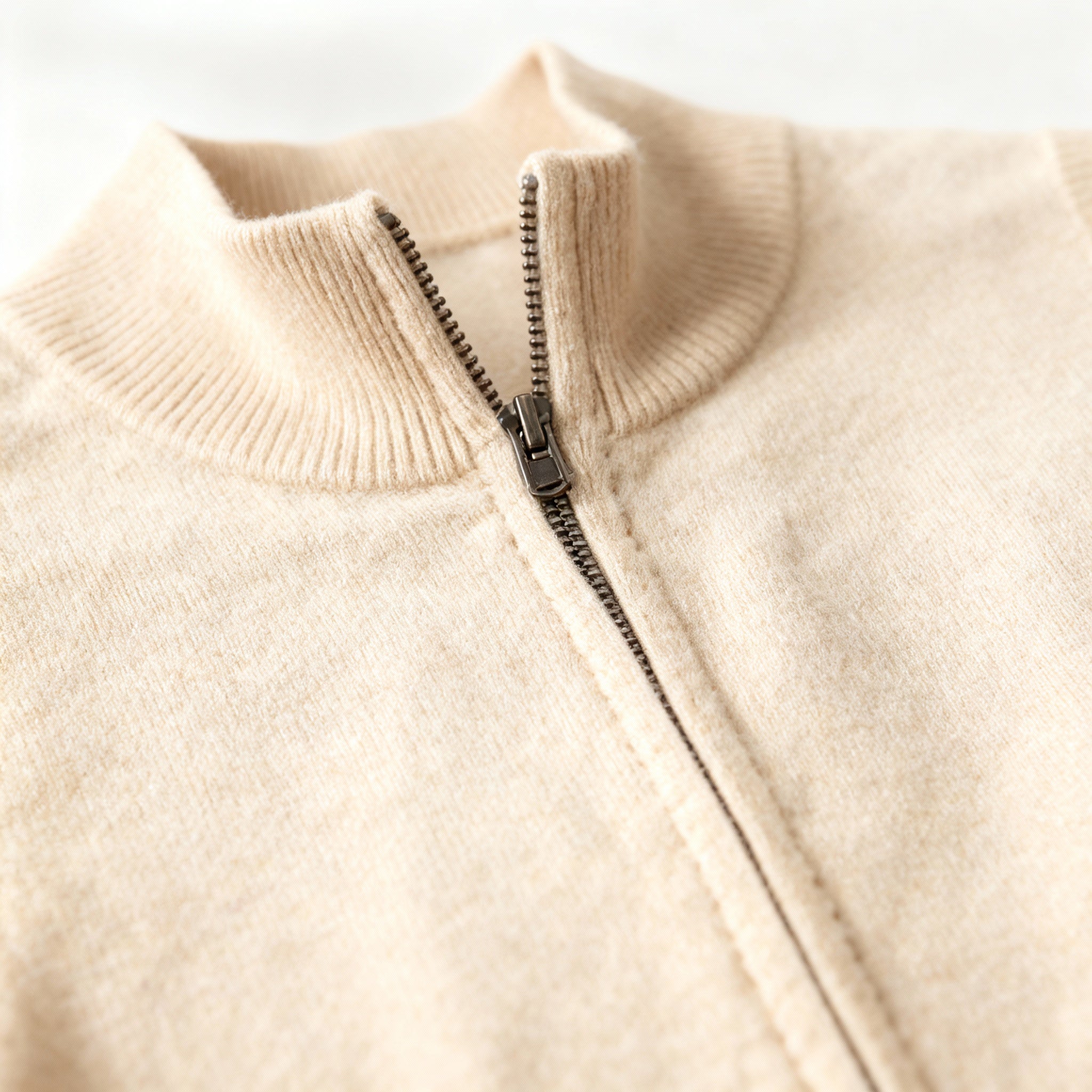 Men’s Casual Vest – Zip-Up Knit Design & Versatile Layer