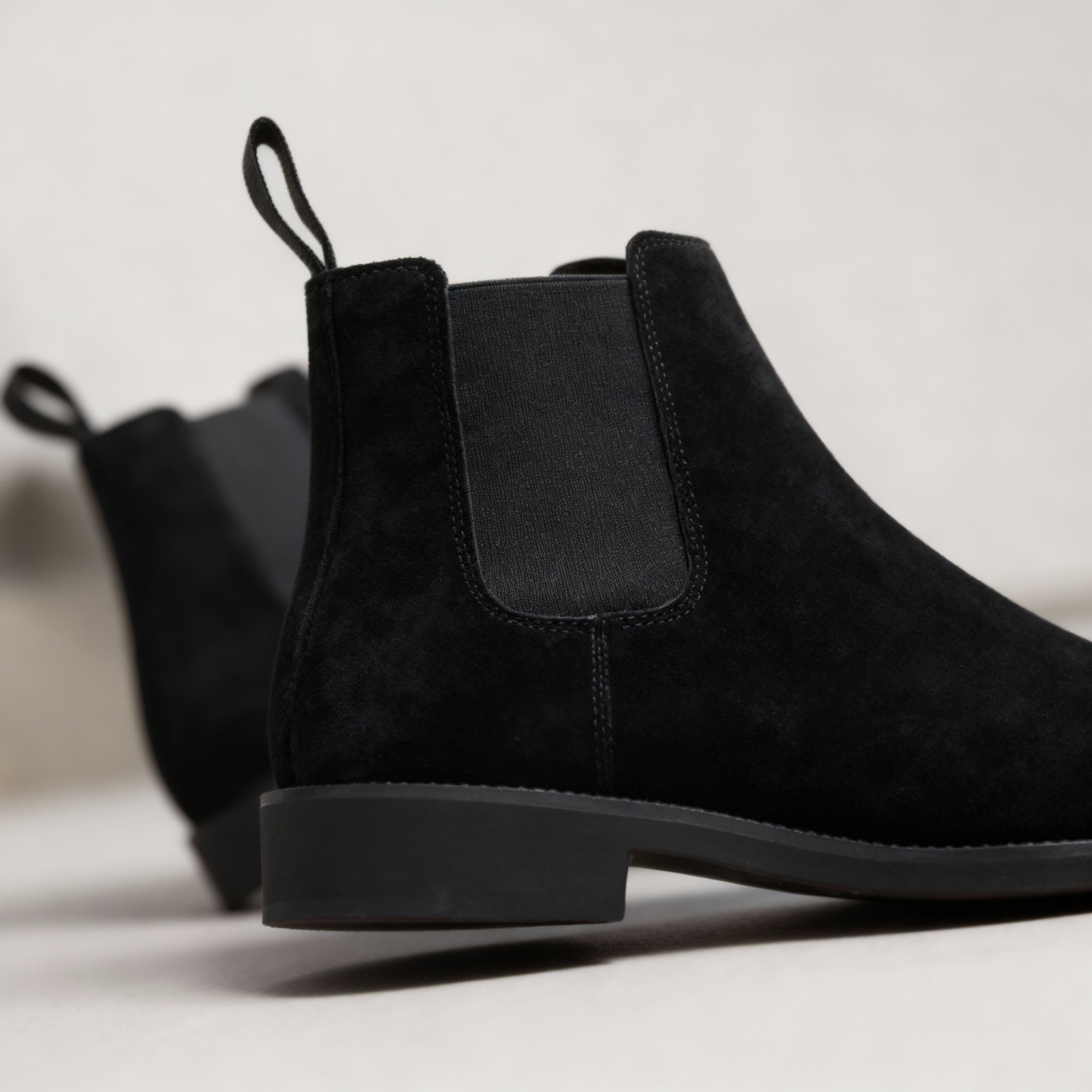 Men’s Suede Chelsea Boots – Modern Silhouette & Effortless Versatility