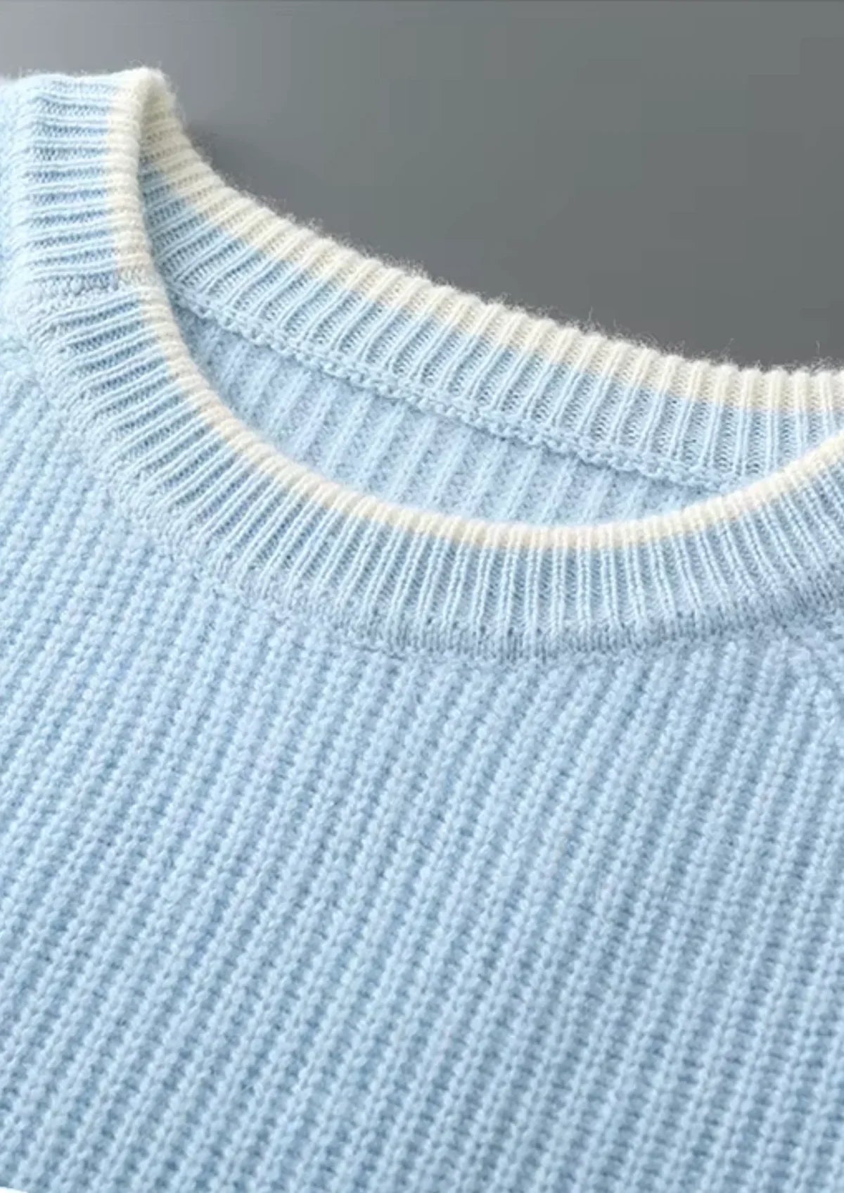 Men’s Crewneck Sweater – Classic Ribbed Design & Timeless Appeal