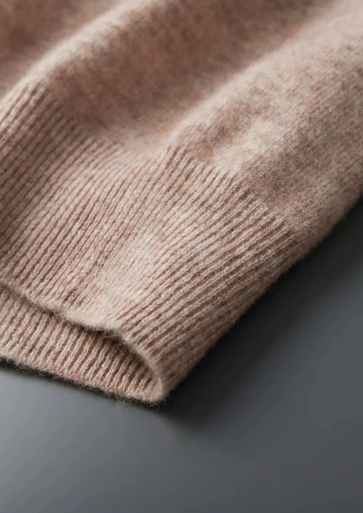 Men’s Elegant Sweater – Button-Up Collar & Minimalist Design