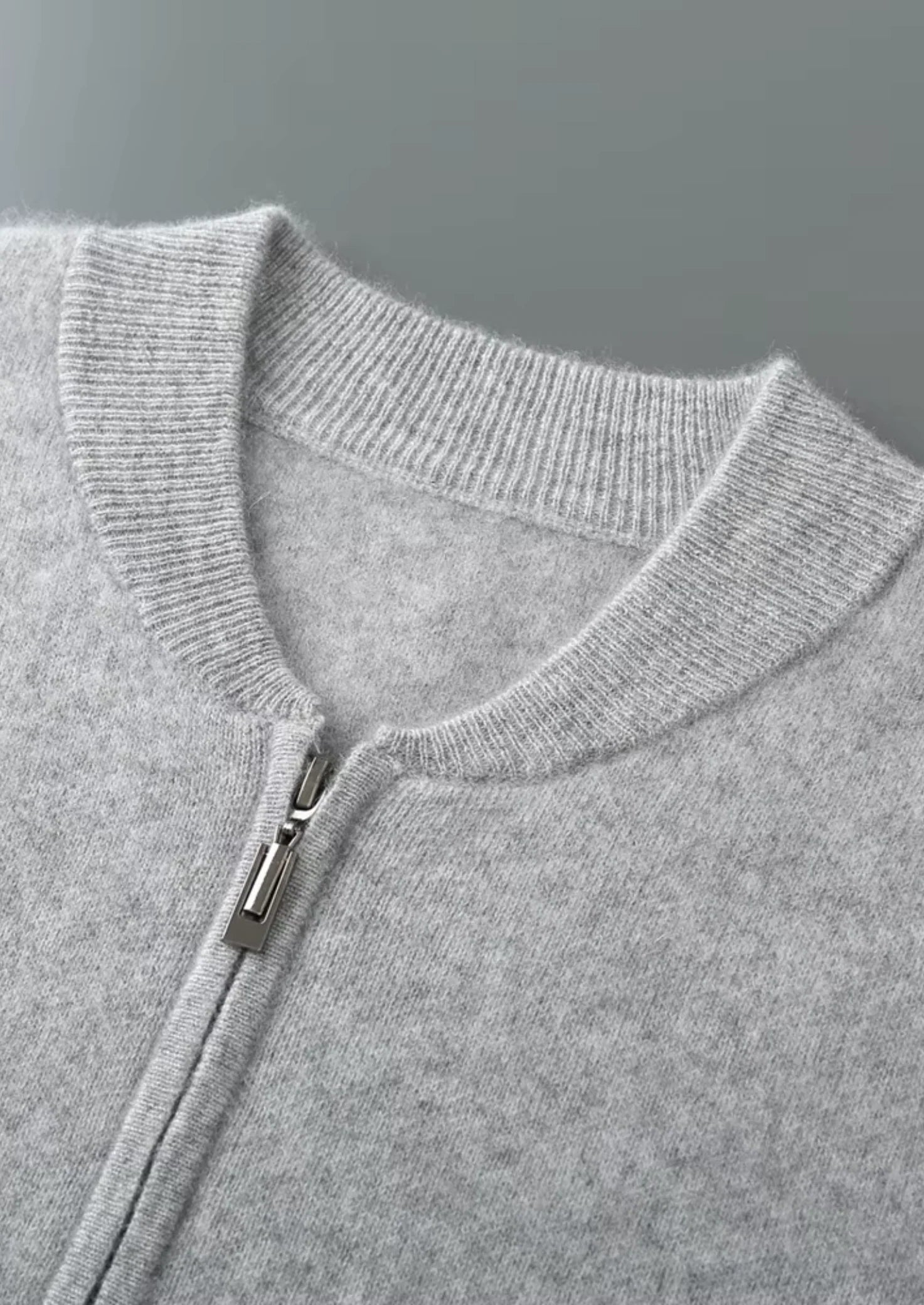Men’s Casual Sweater – Zip-Up Design & Minimalist Everyday Layer