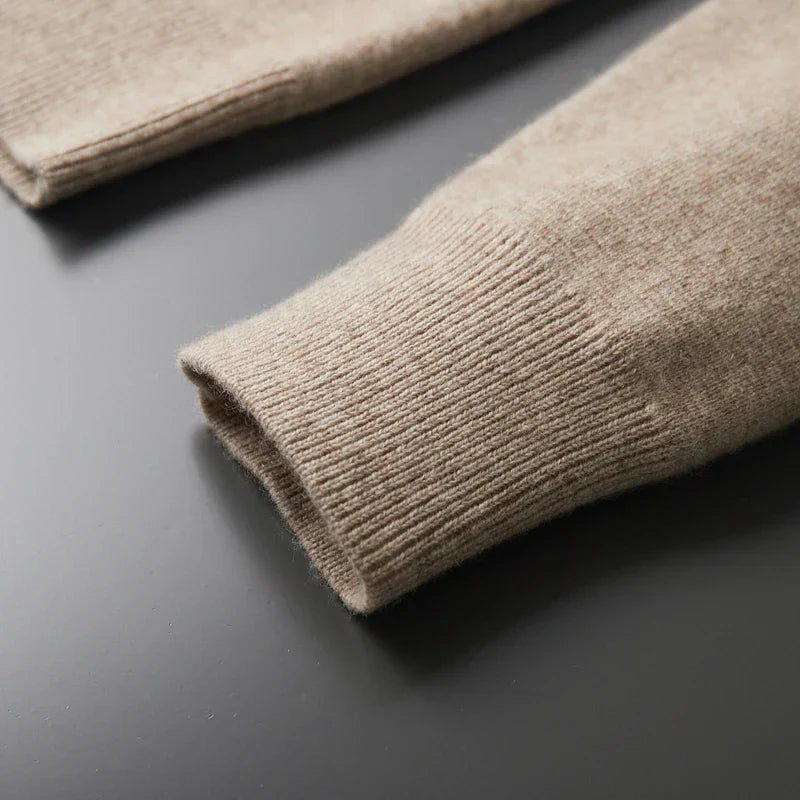 Men’s Zip-Up Cardigan – Minimalist Design & Everyday Layer