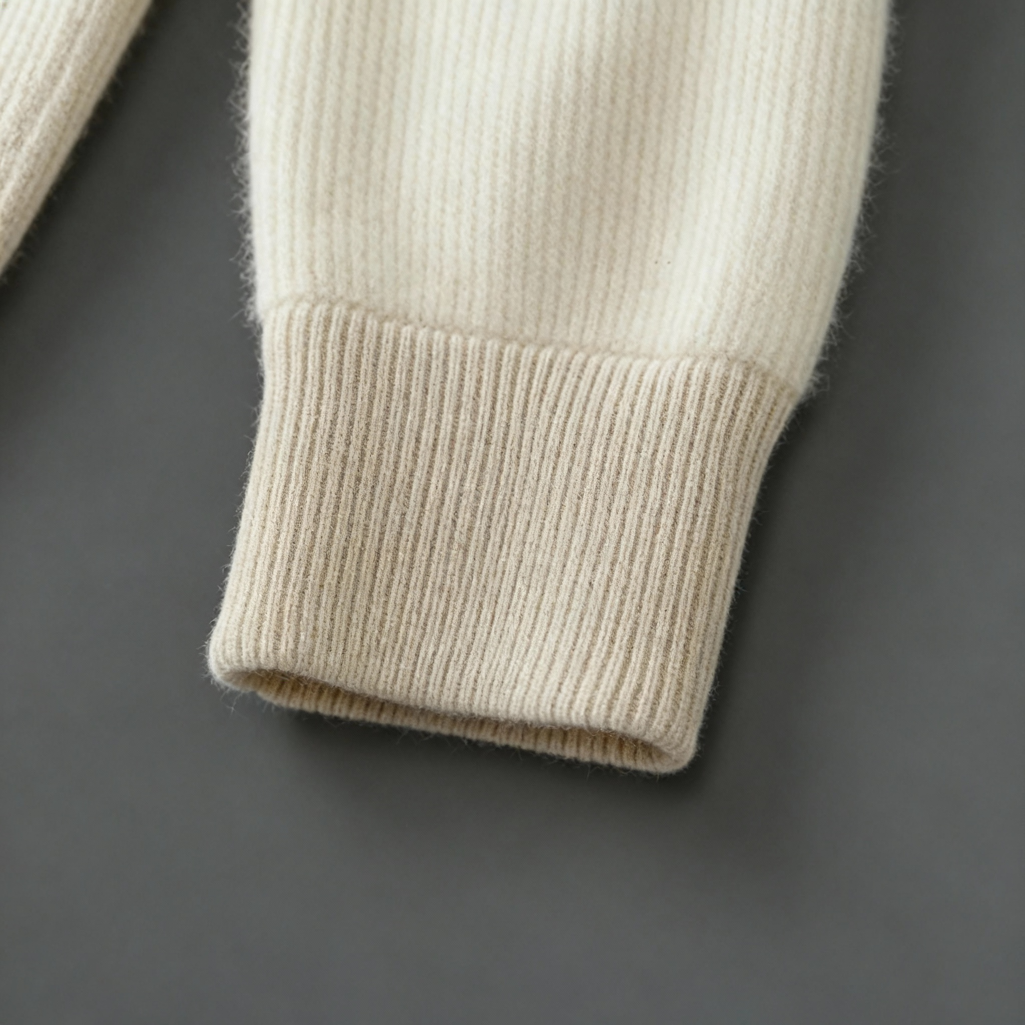 Men’s Zipper Hoodie – Textured Knit Design & Refined Everyday Look