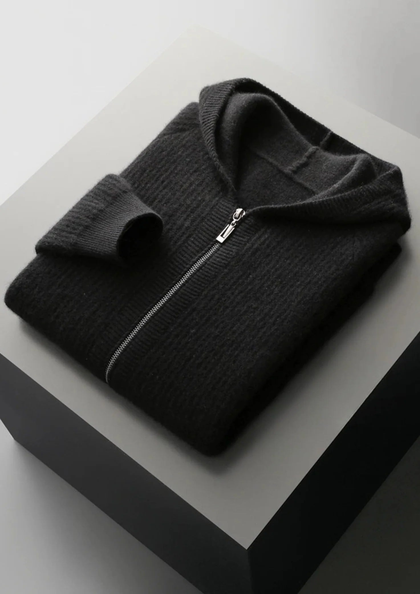 Men’s Zipper Hoodie – Textured Knit Design & Refined Everyday Look