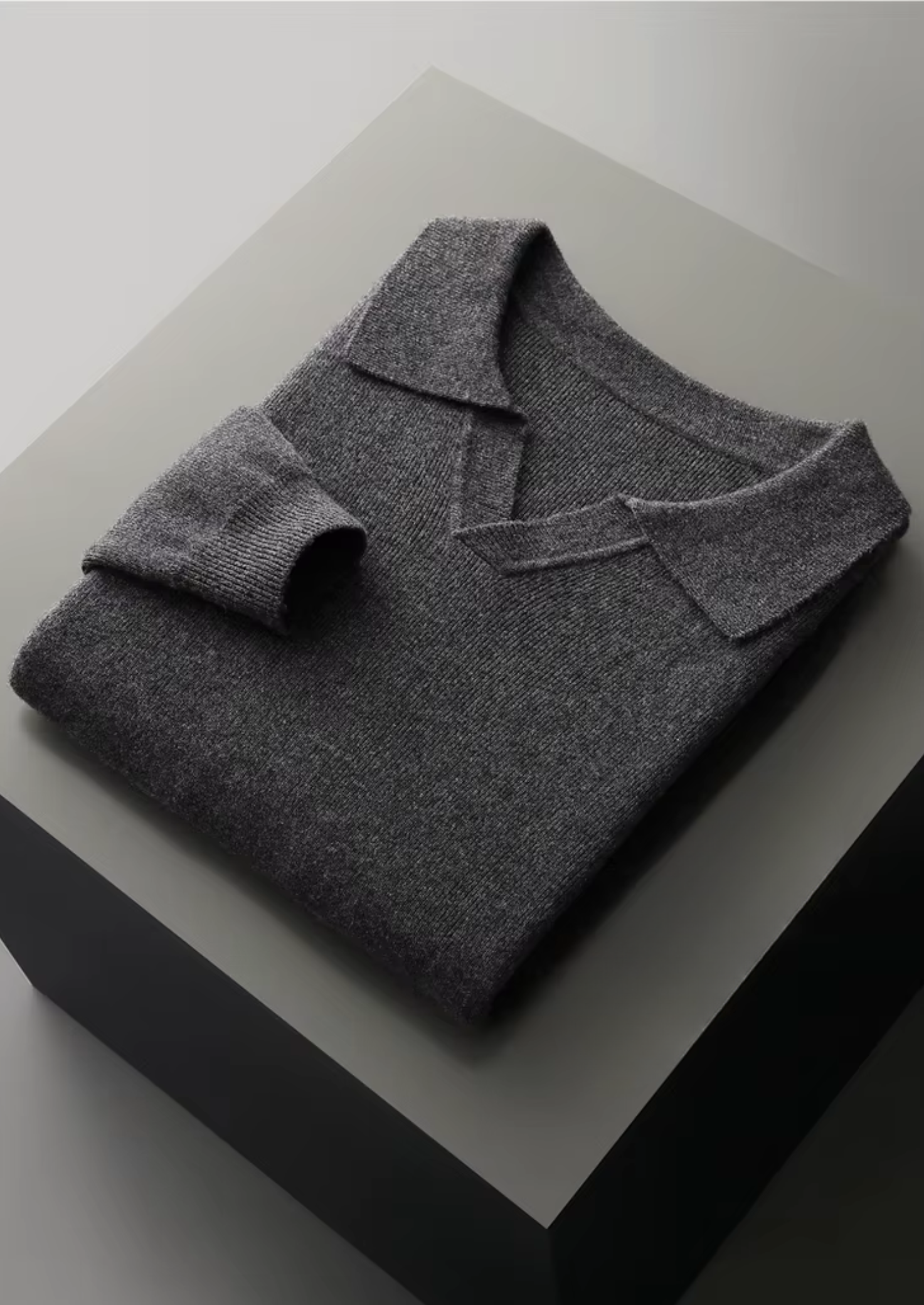 Men’s Classic Sweater – V-Neck Collar & Refined Knit Design